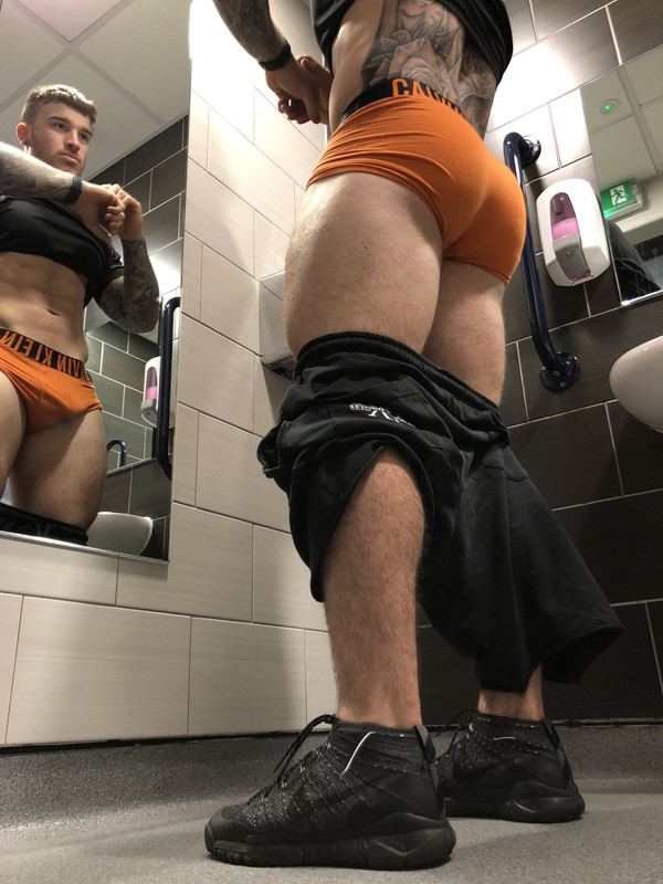 personal trainer Chris Hatton pecs special video
