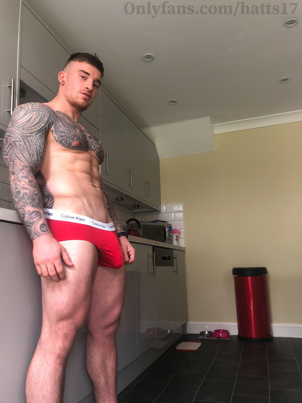 Adventurous  personal trainer Chris Hatton onlyfans leak pic Epic