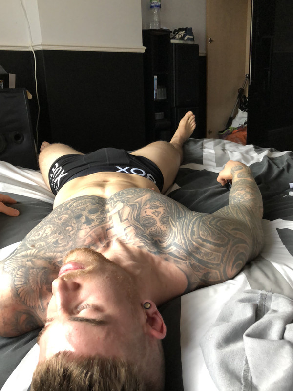 personal trainer Chris Hatton big pecs Exposed