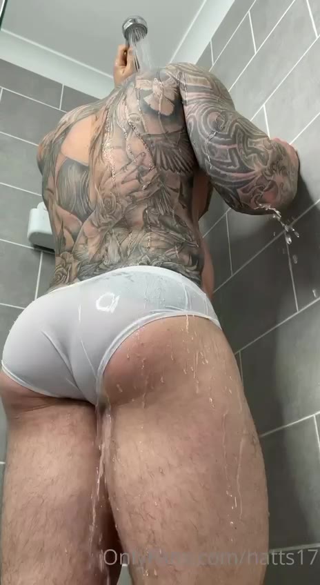 thai personal trainer Chris Hatton ass