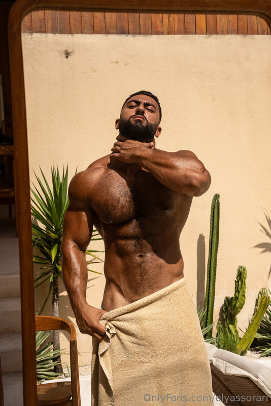iranian Sohil Elyas Nude Leaked