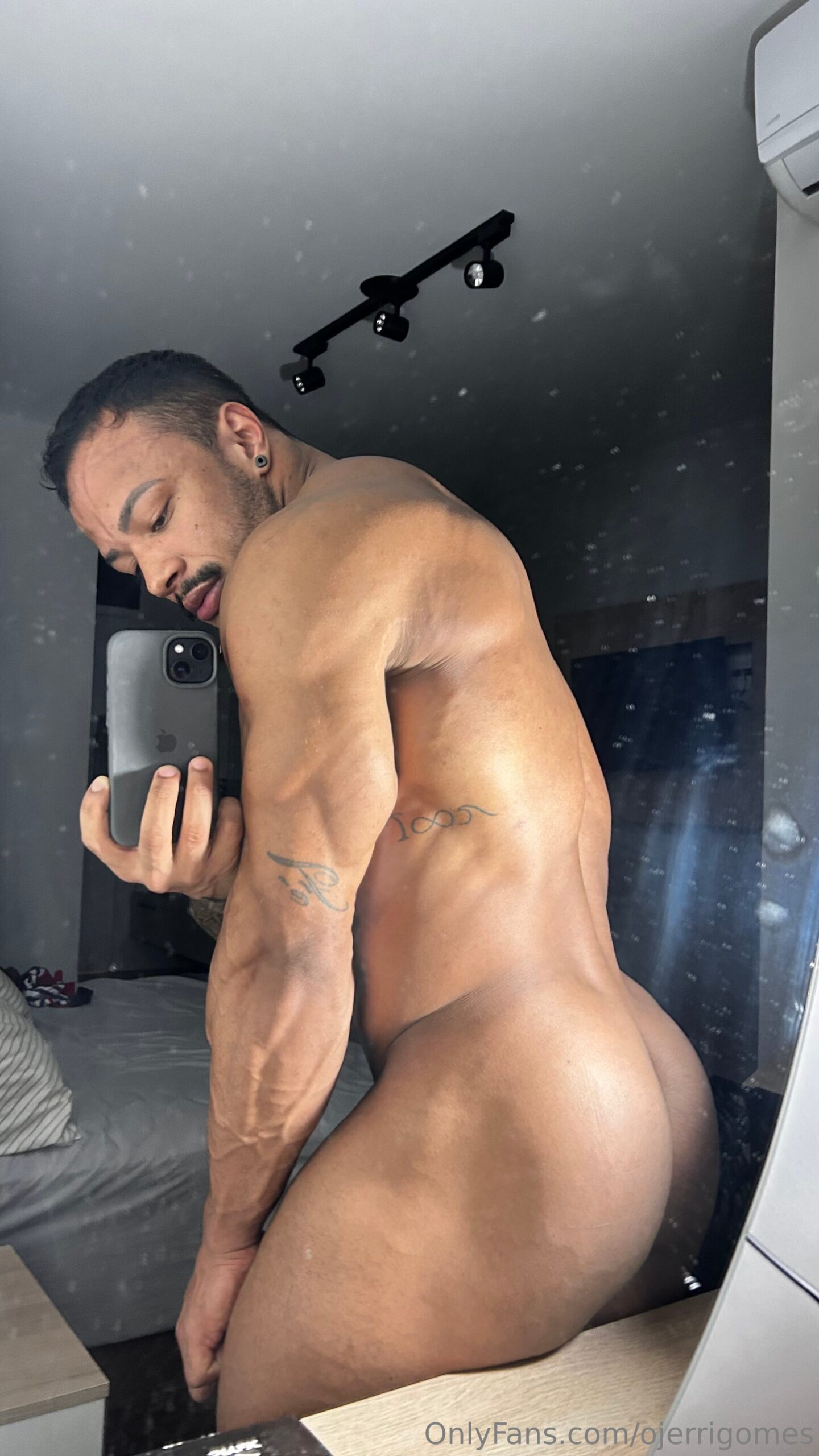 slutty babe hunk JÉRRI GOMES Nude leaks Exposed