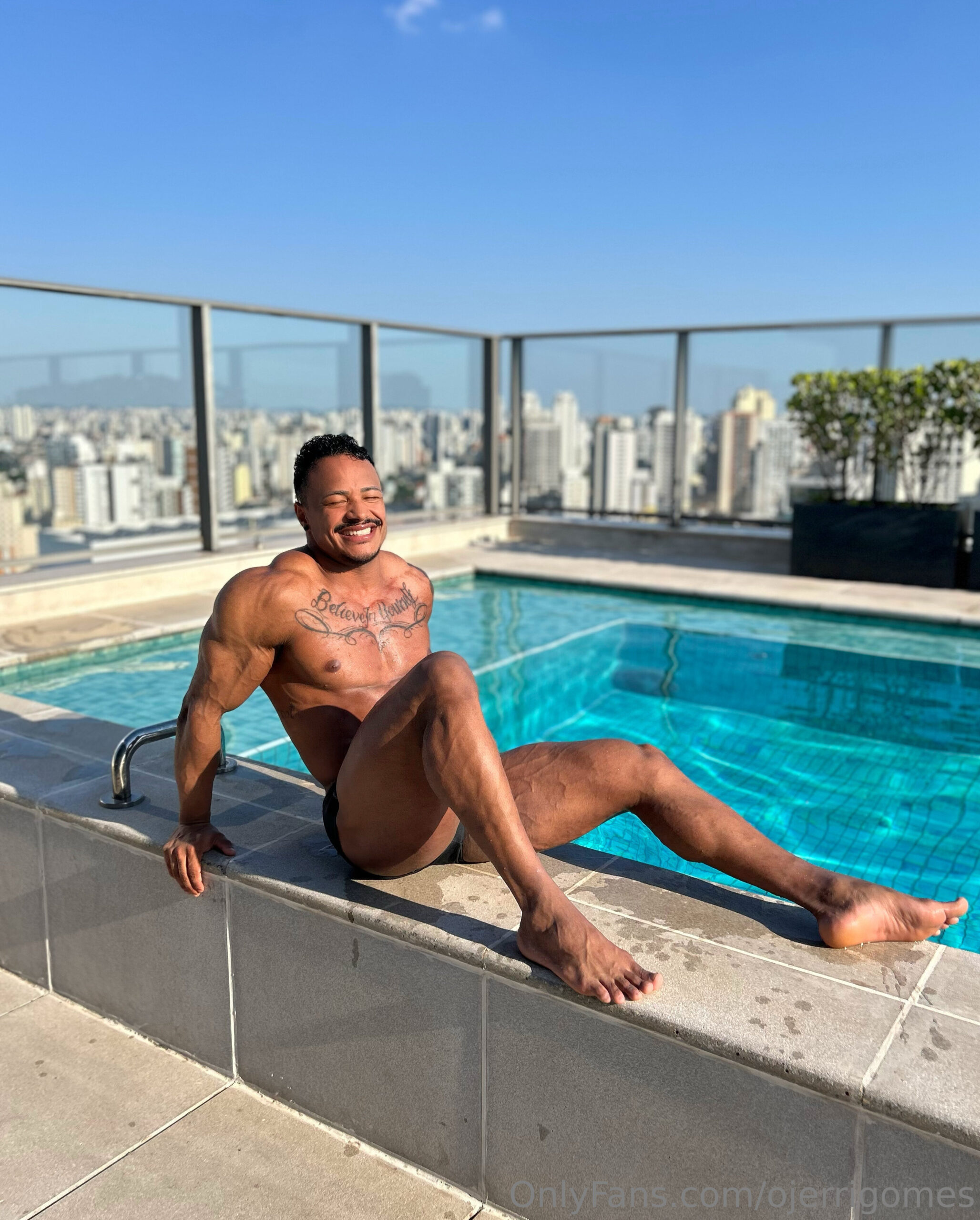 Affable  brazilian JÉRRI GOMES leaked pics