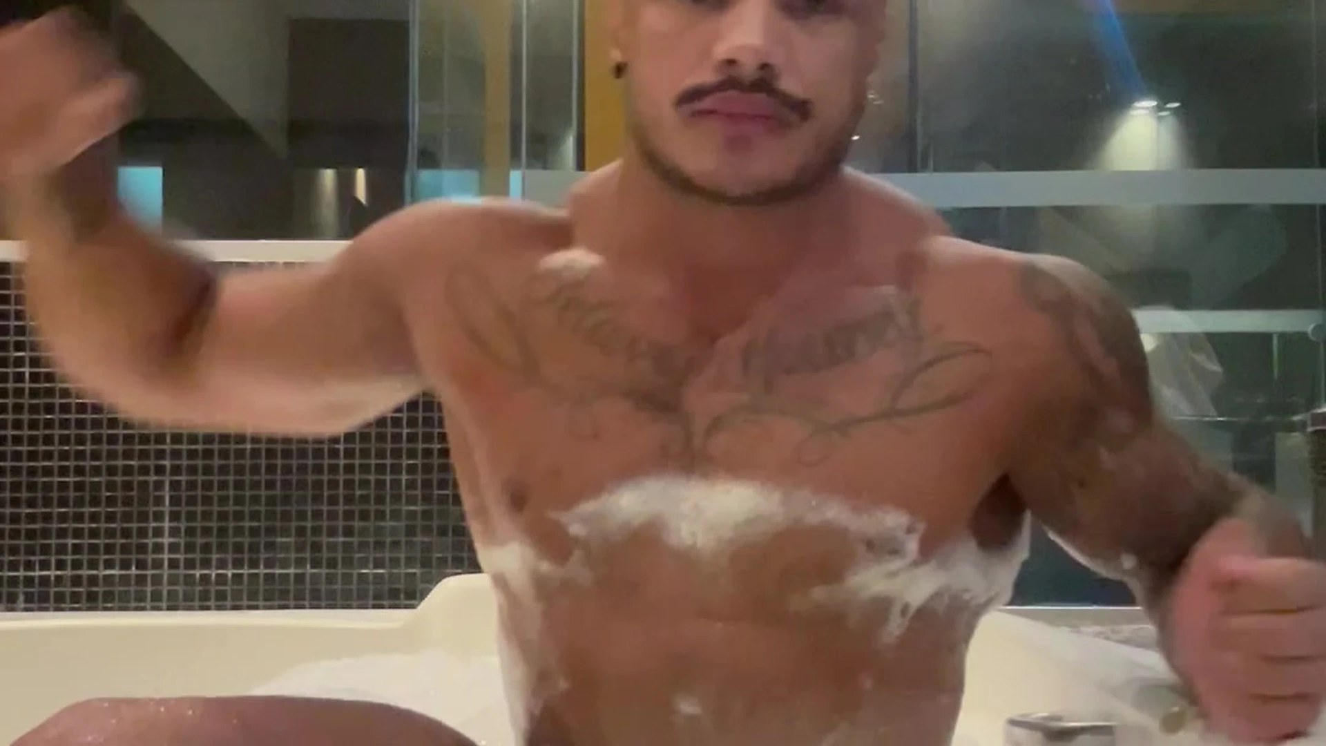latino ojerrigomes big pecs