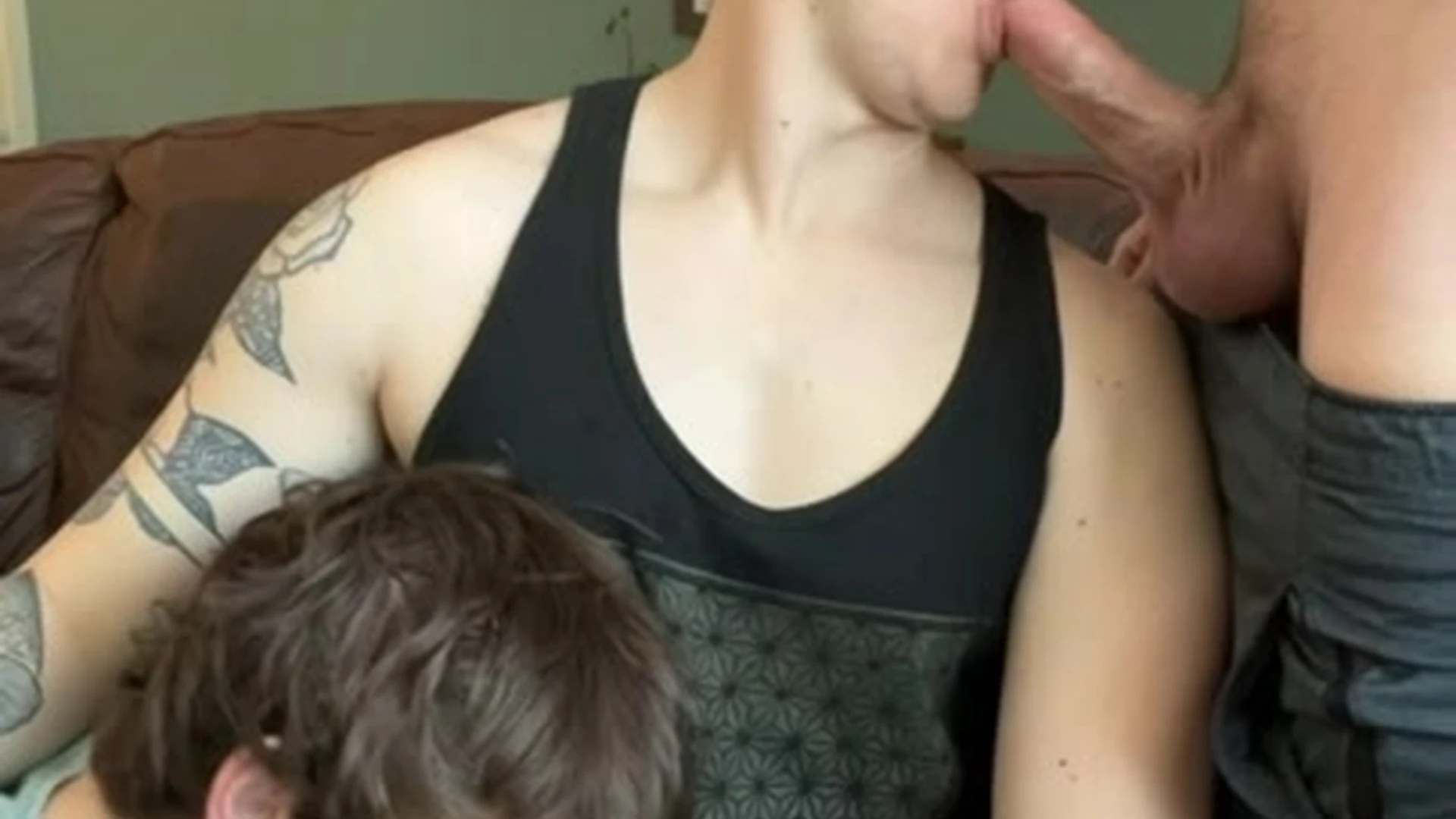 CODYGUNZXXX Pt 1of the fun with @emeraldboy2222 & @mike_4xxxx