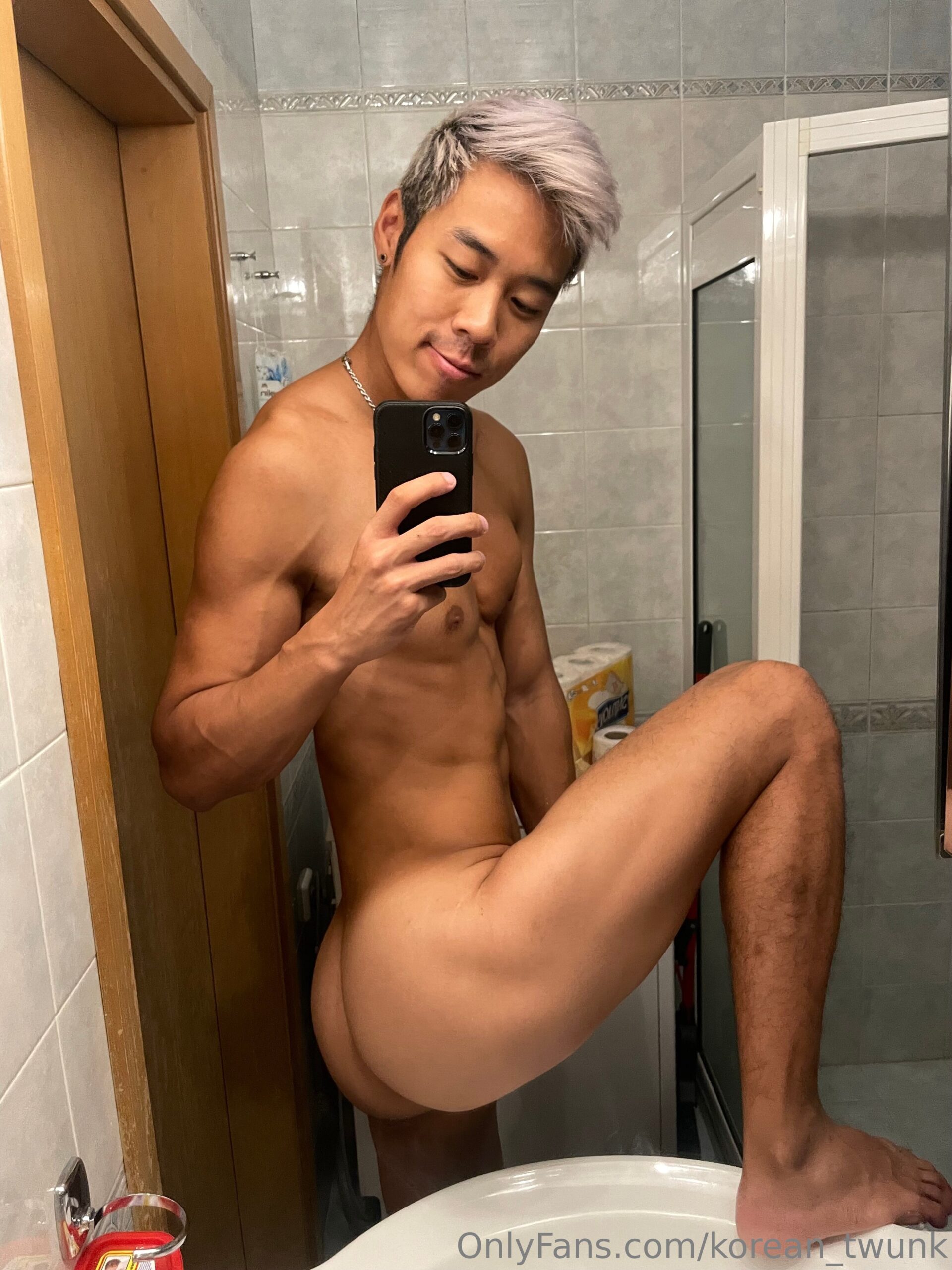 bitch boy play with cock korean_daddy Korean_twunk onlyfans leaked pics