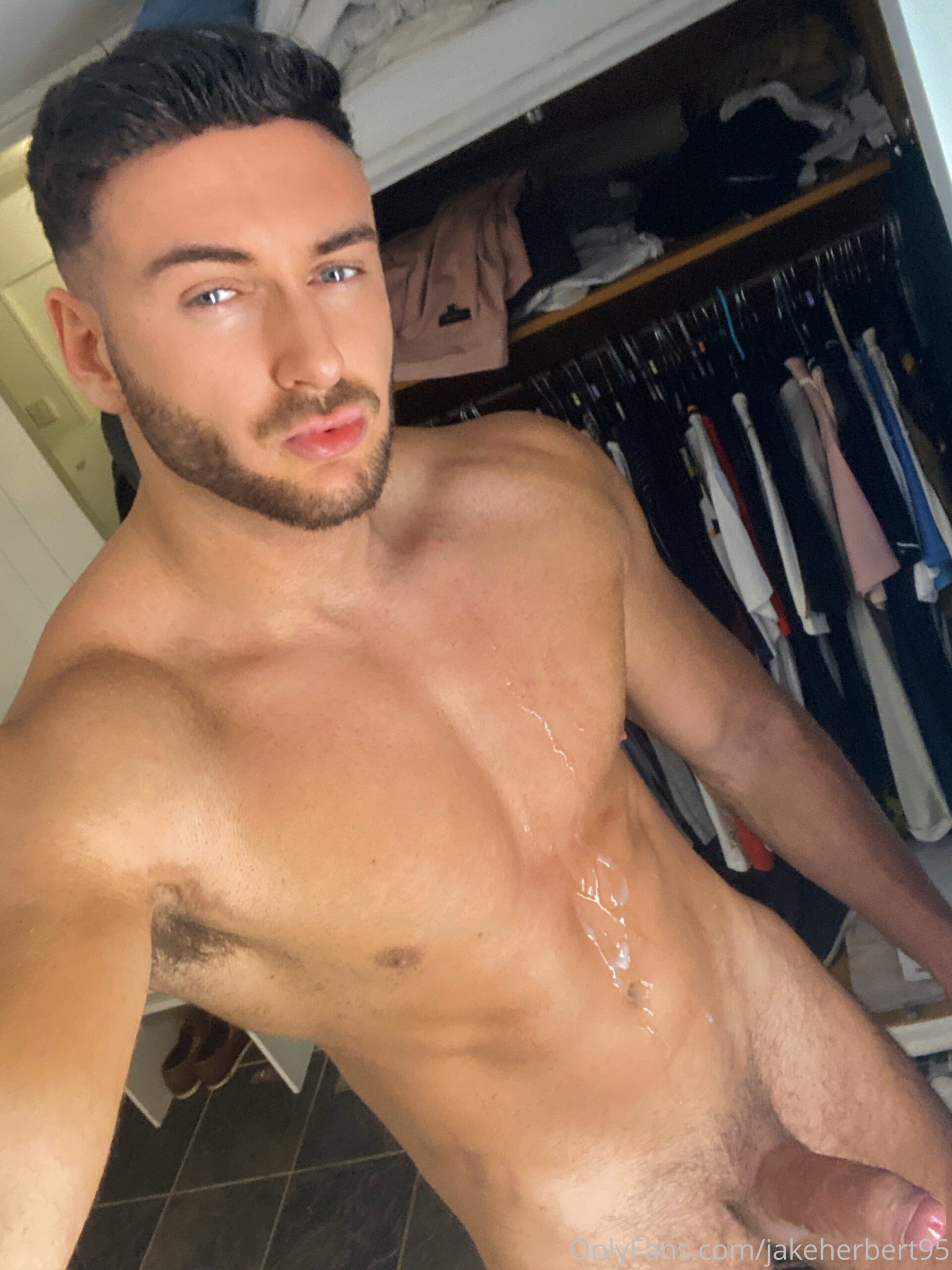 cum jakeherbert95 onlyfans videos