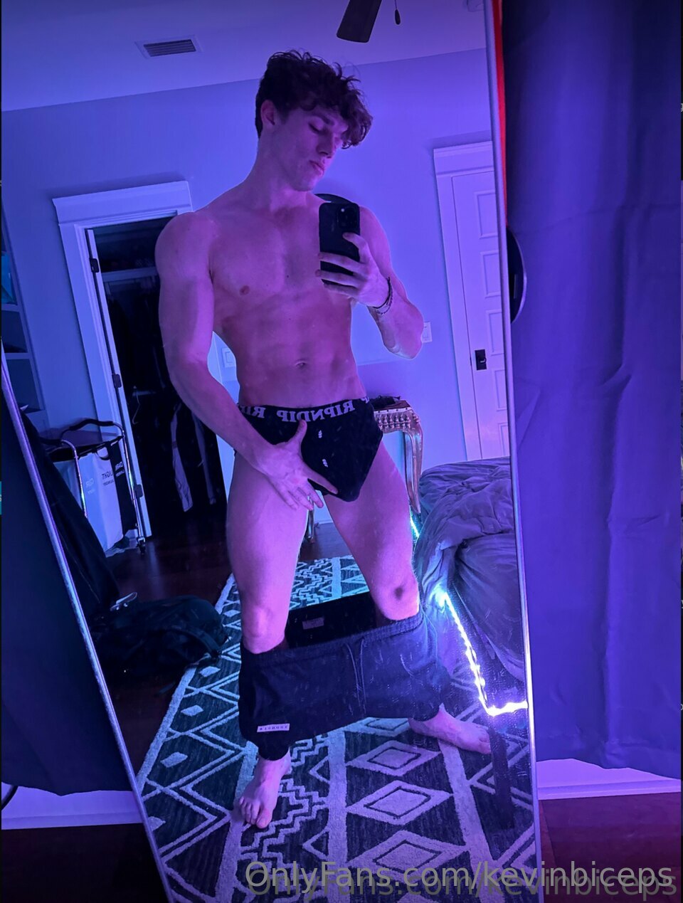 Self-assured assplay kevinbiceps   Epic