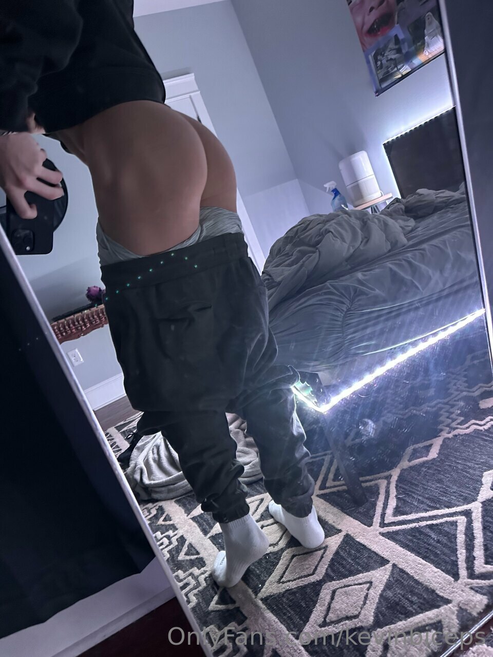 e-boy wank off moaning kevinbiceps
