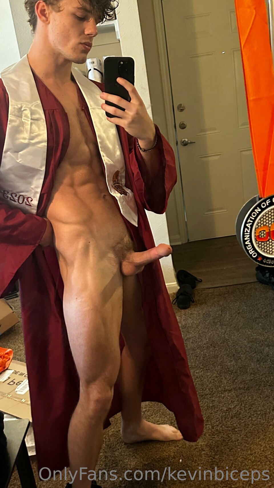 Kevlarswole kevinbiceps big pecs  Exposed
