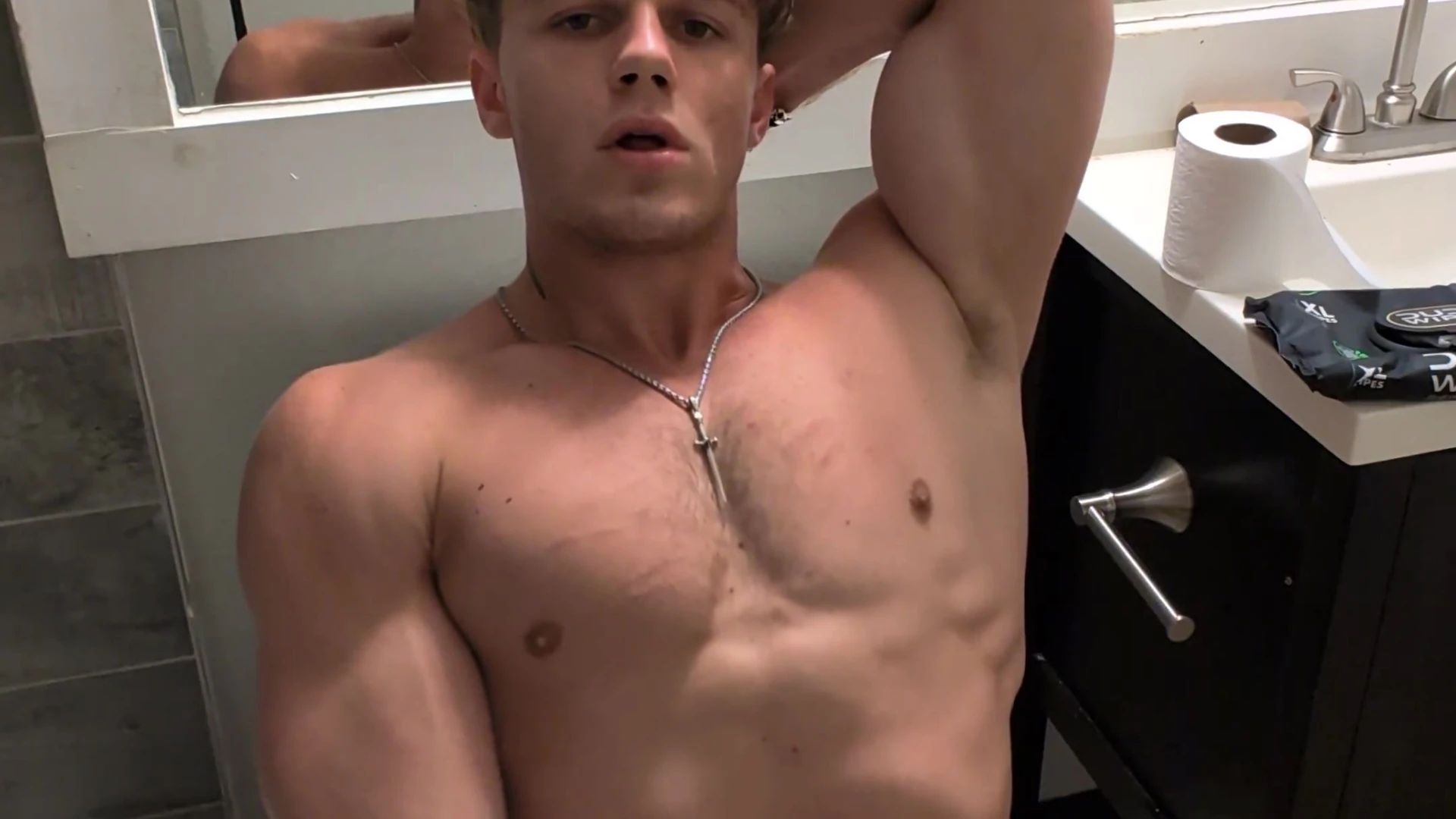 Exposed hunky moaning kevinbiceps onlyfans naked Clip