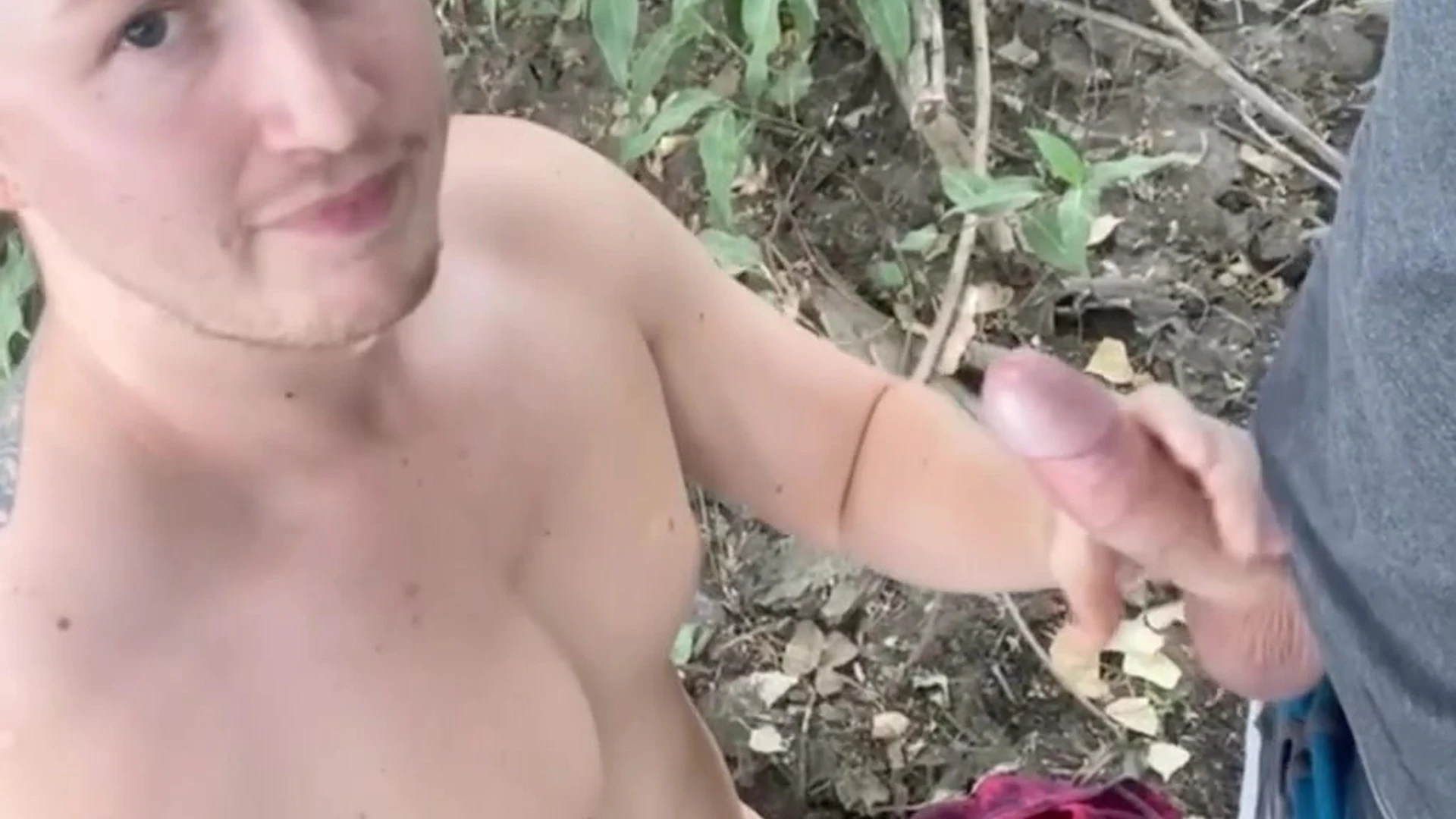 CODYGUNZXXX Sucking a big dick in nature