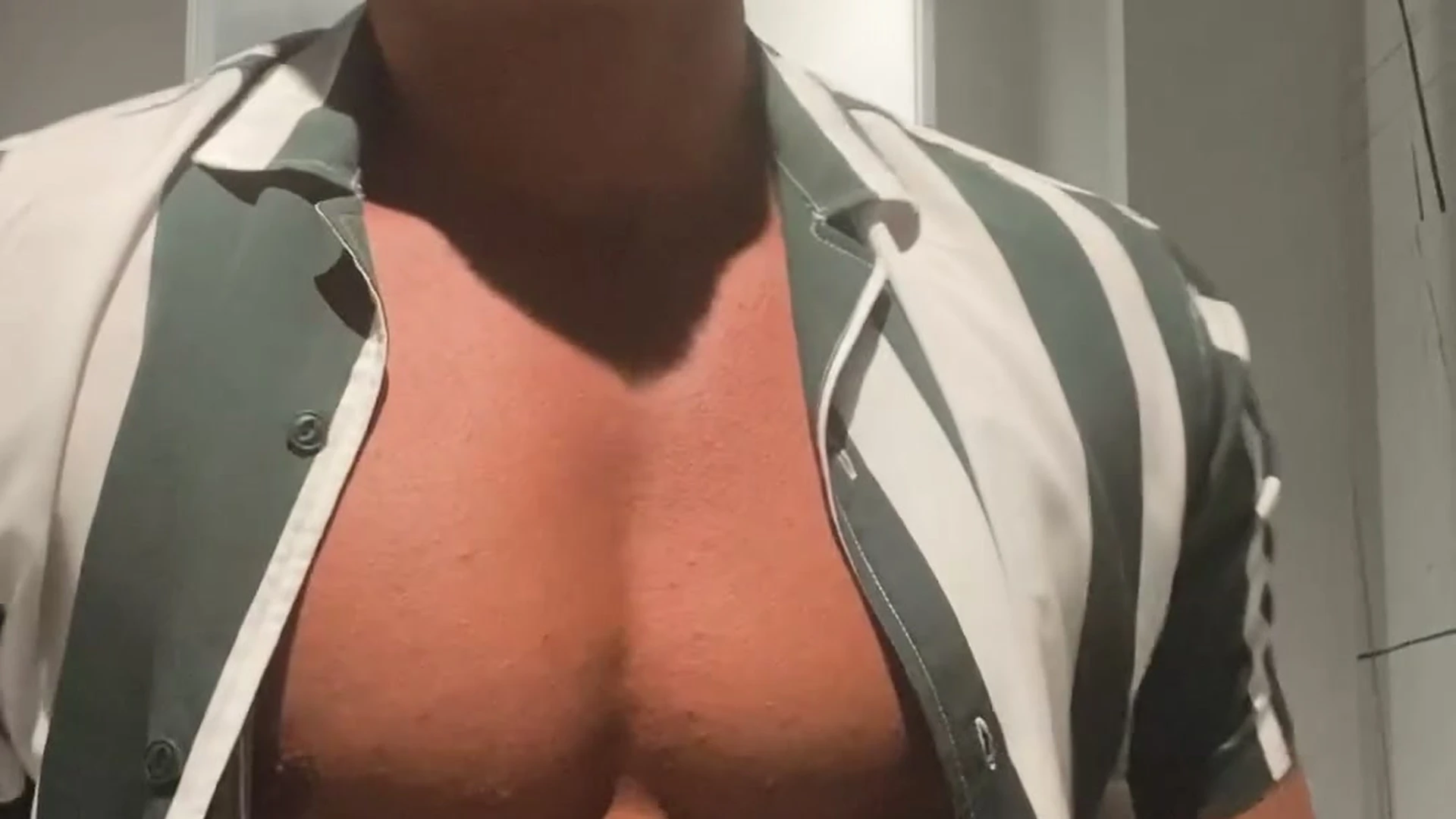 Self-assured cum jakeherbert95 masturbating