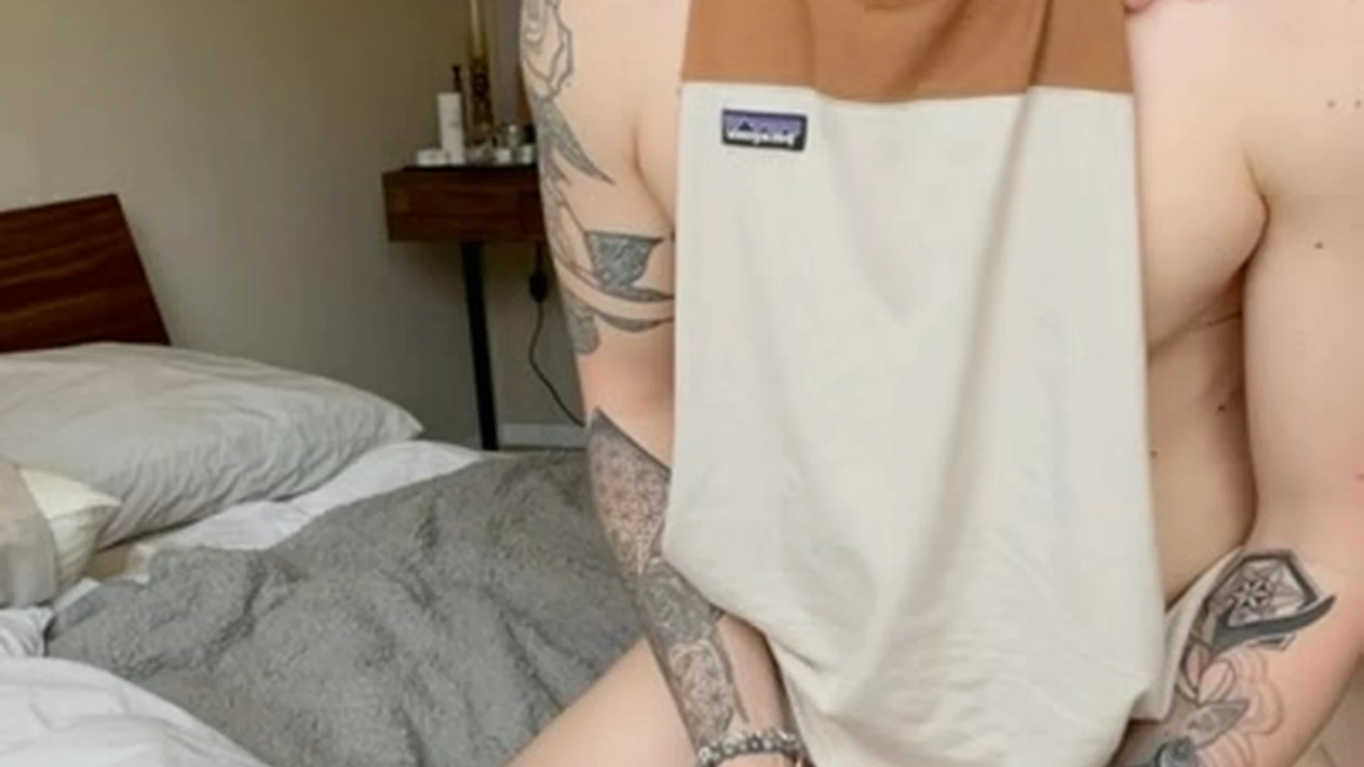 CODYGUNZXXX Lol he came so fast in the last position