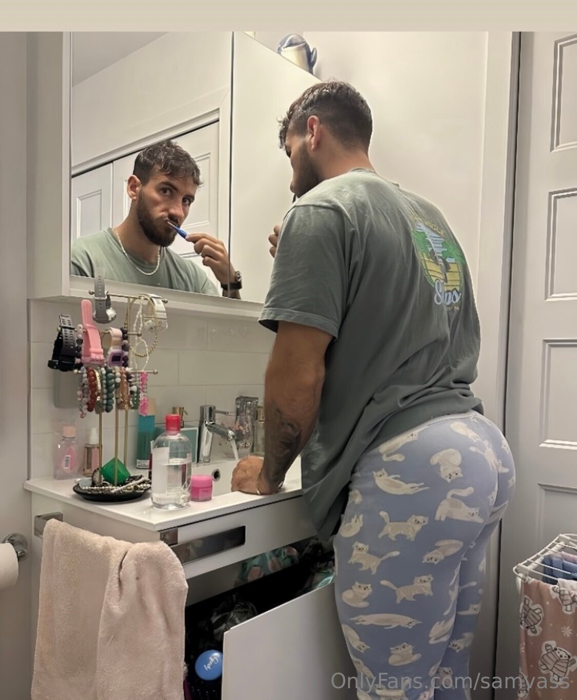 Angelic hairy Samvass porn xxx Exposed