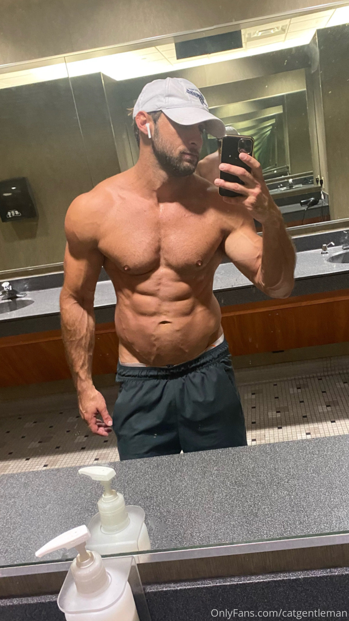 e-boy top Dom King