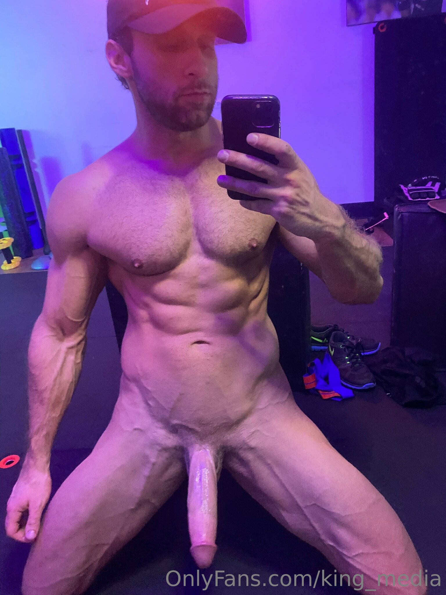 Exposed hunk domking nude