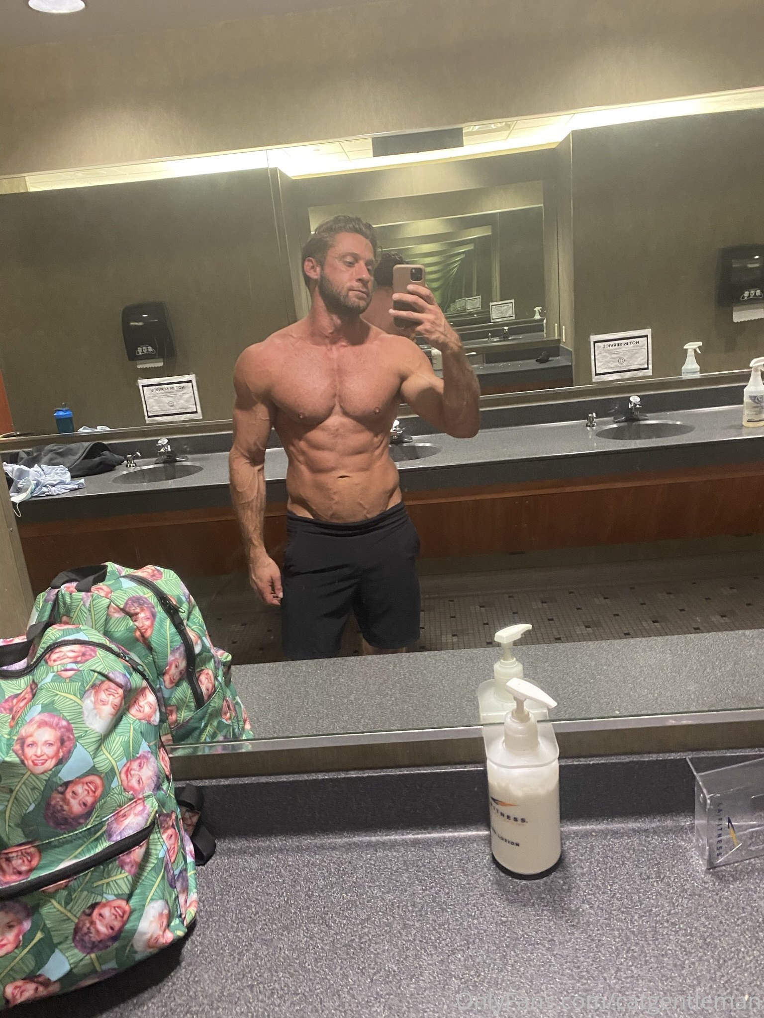 muscle hunk Dom King nude ass  Sensational