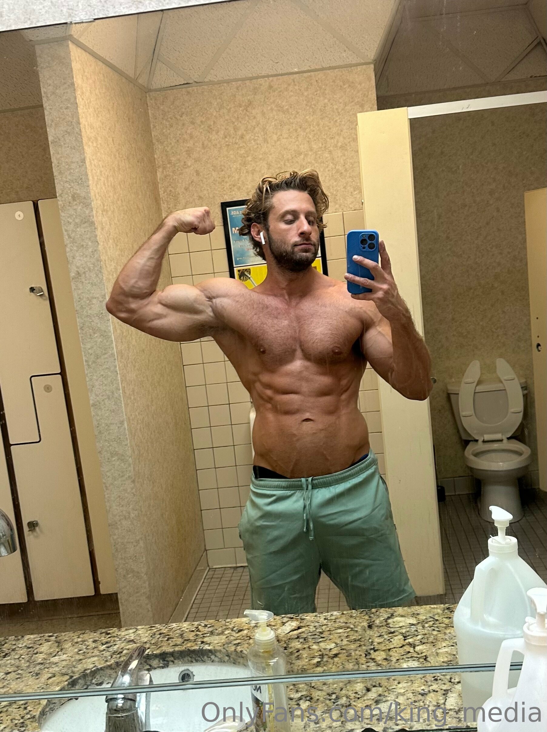 Amicable fuck catgentleman Dom King jock