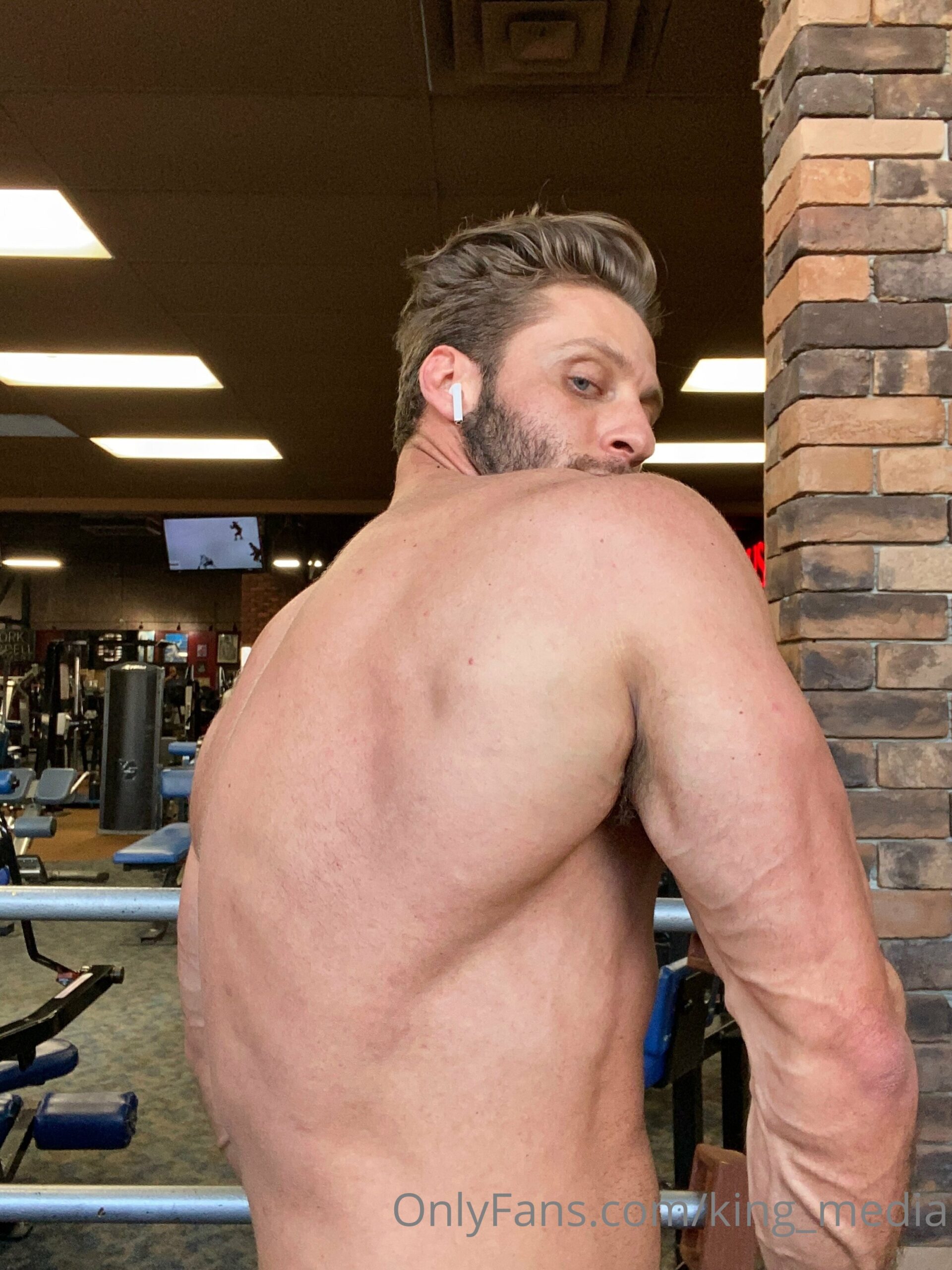 Shrewd breed top Dom King onlyfans leaks pic