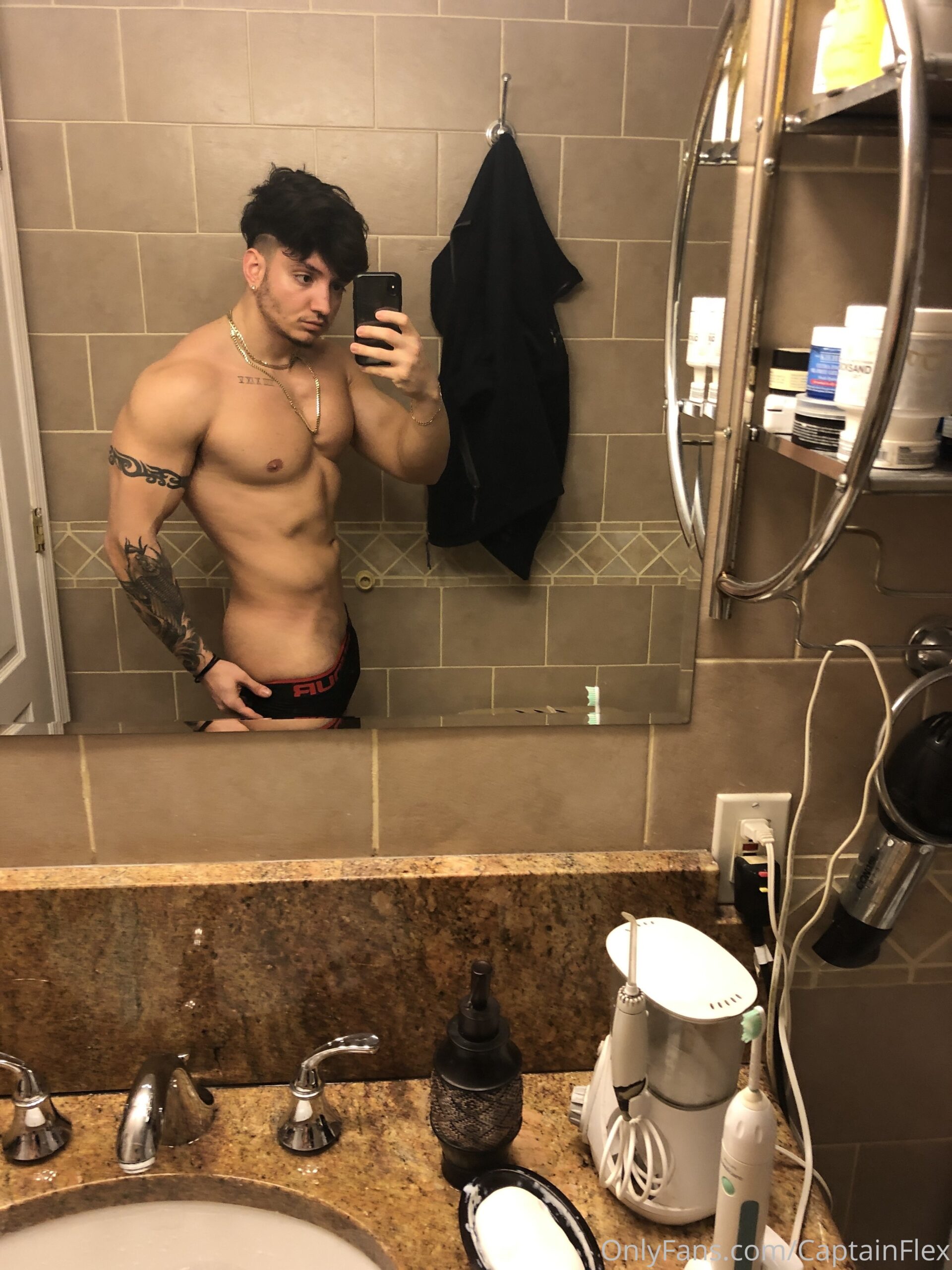 muscular playing with cock  dominant captainflex nude