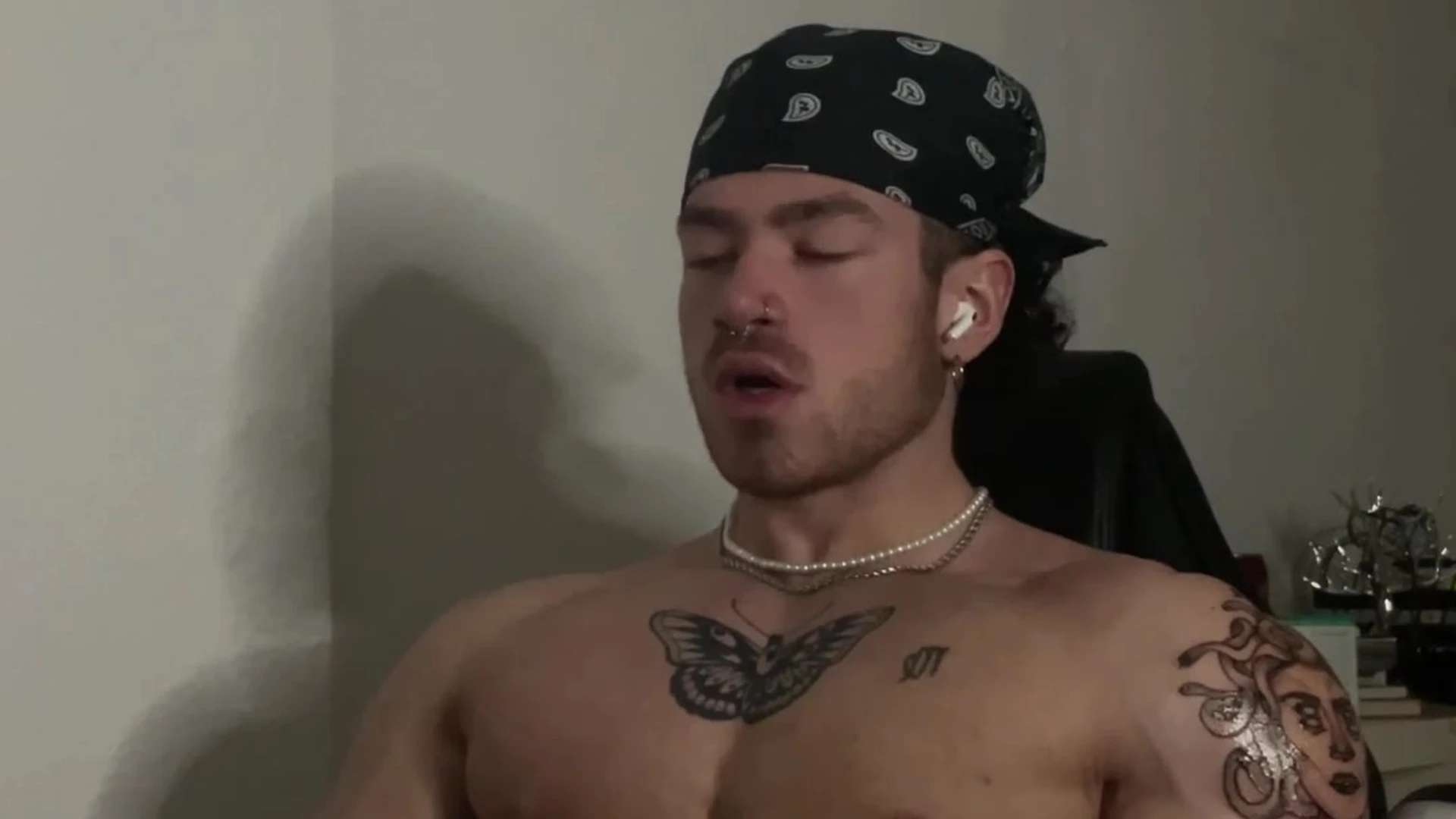 fuckboy playing with himself tattooed martynlifts only fans leaks