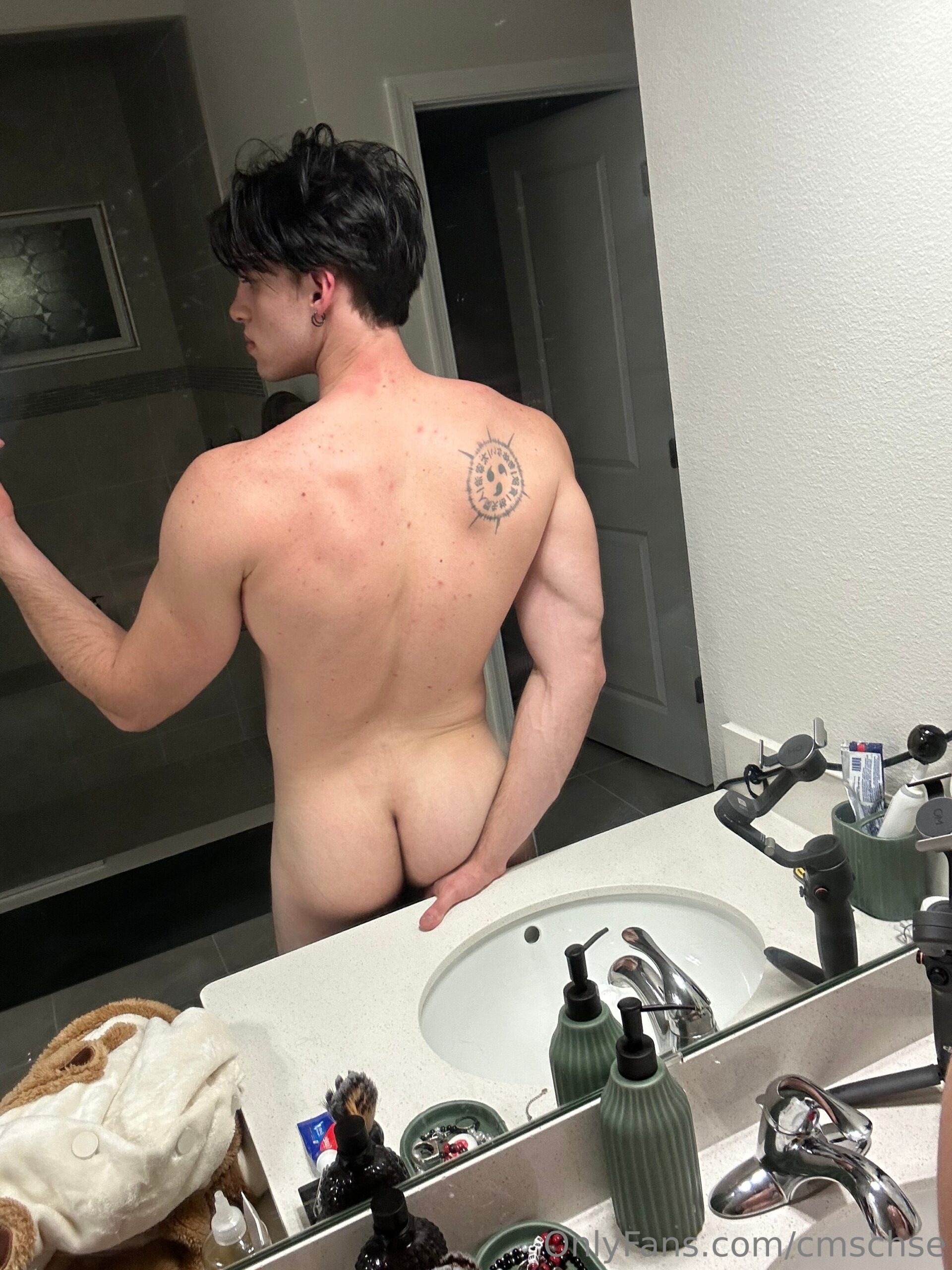 muscled playing with himself tiktok star cmschse Onlyfans Leaks
