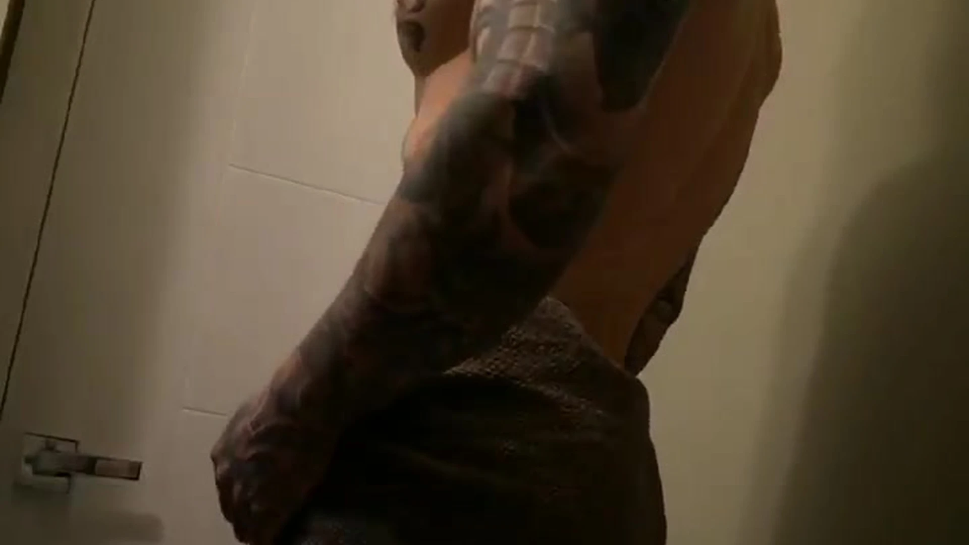 brave huge cock Jakipz camrip Exposed