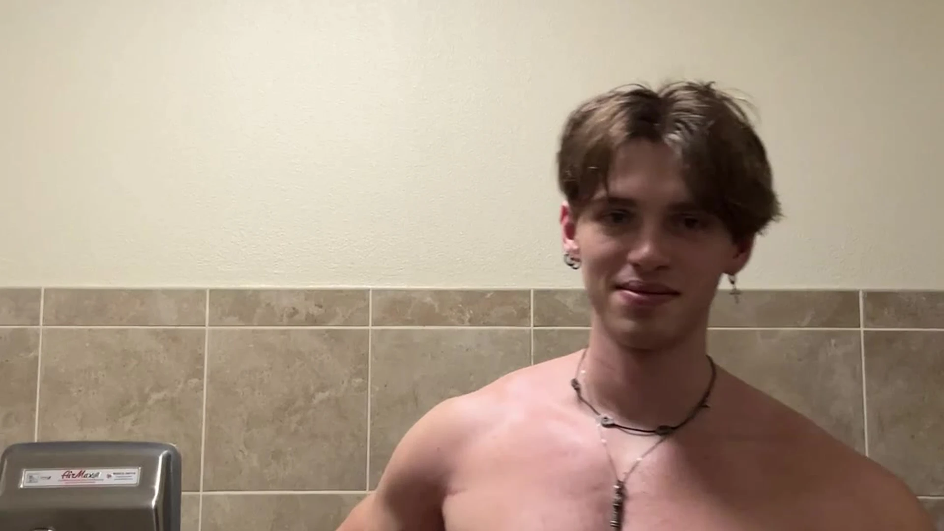 Resolute tiktoker Chase Stobbe nude pecs Exposed