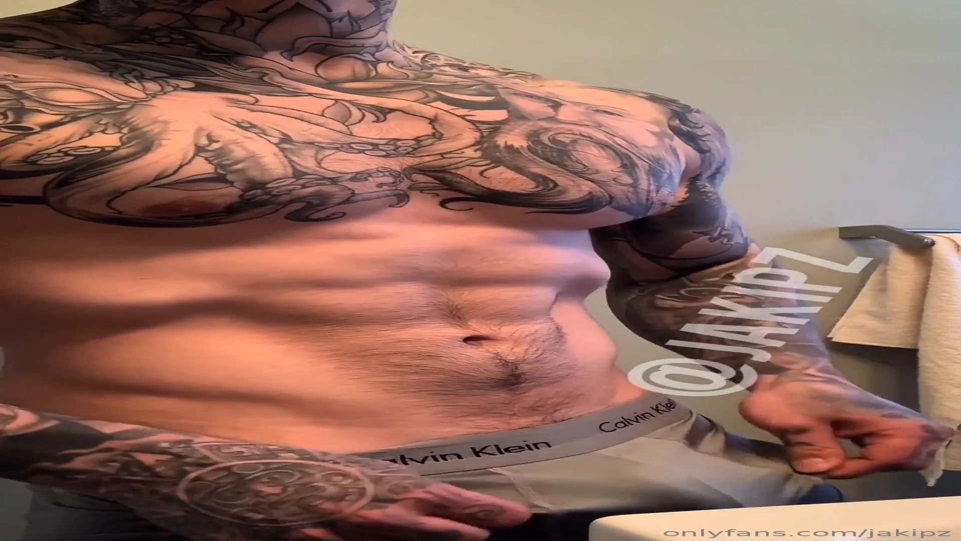 Effervescent  playing with himself roleplay Jakipz onlyfans leak