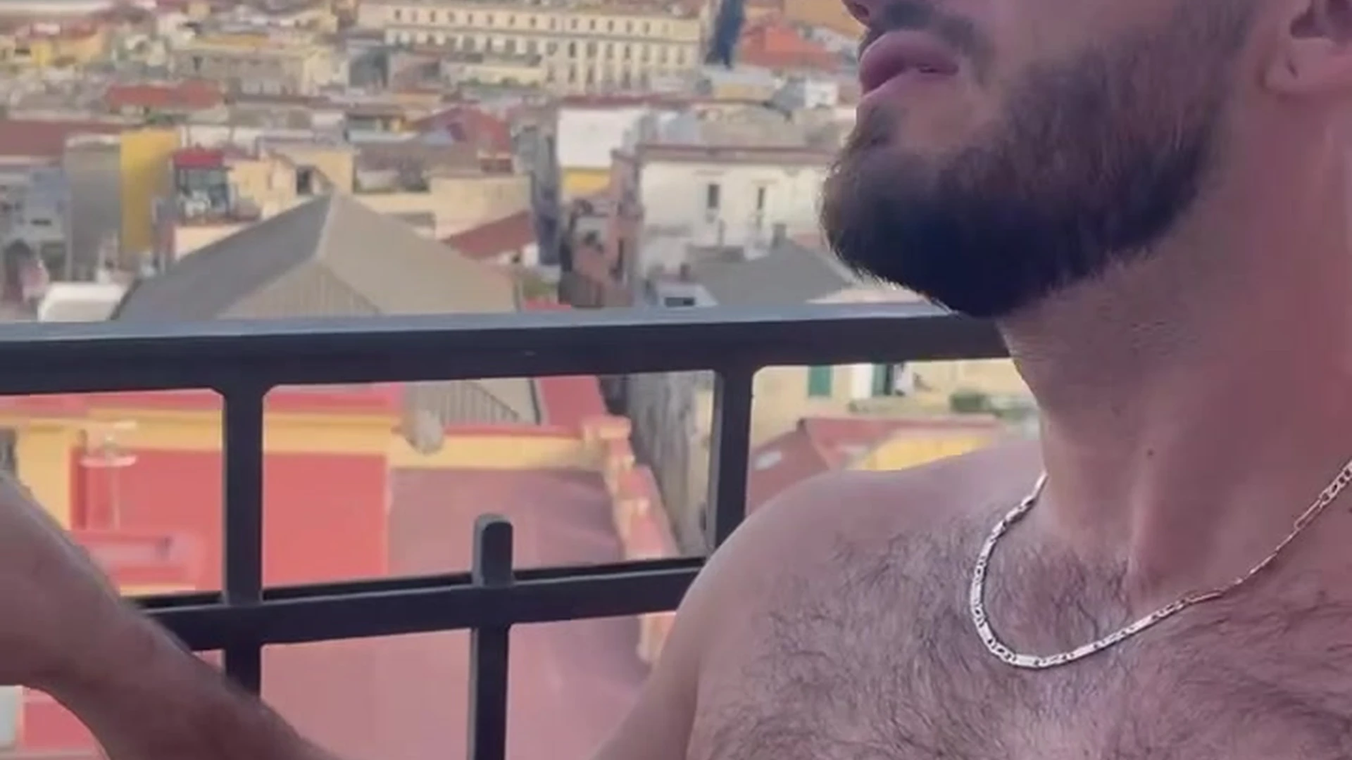 Exposed hairy Samvass