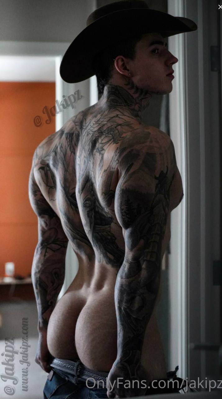 Sensational e-boy  big cock Jakipz