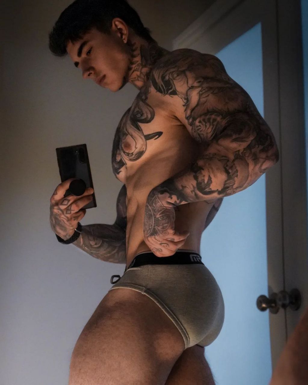 Sensational hunky tiktoker Jakipz fapello