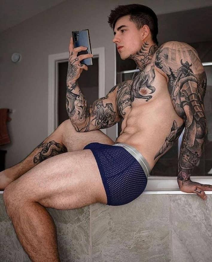 Effervescent  wanking off big cock Jakipz onlyfans leaked pics