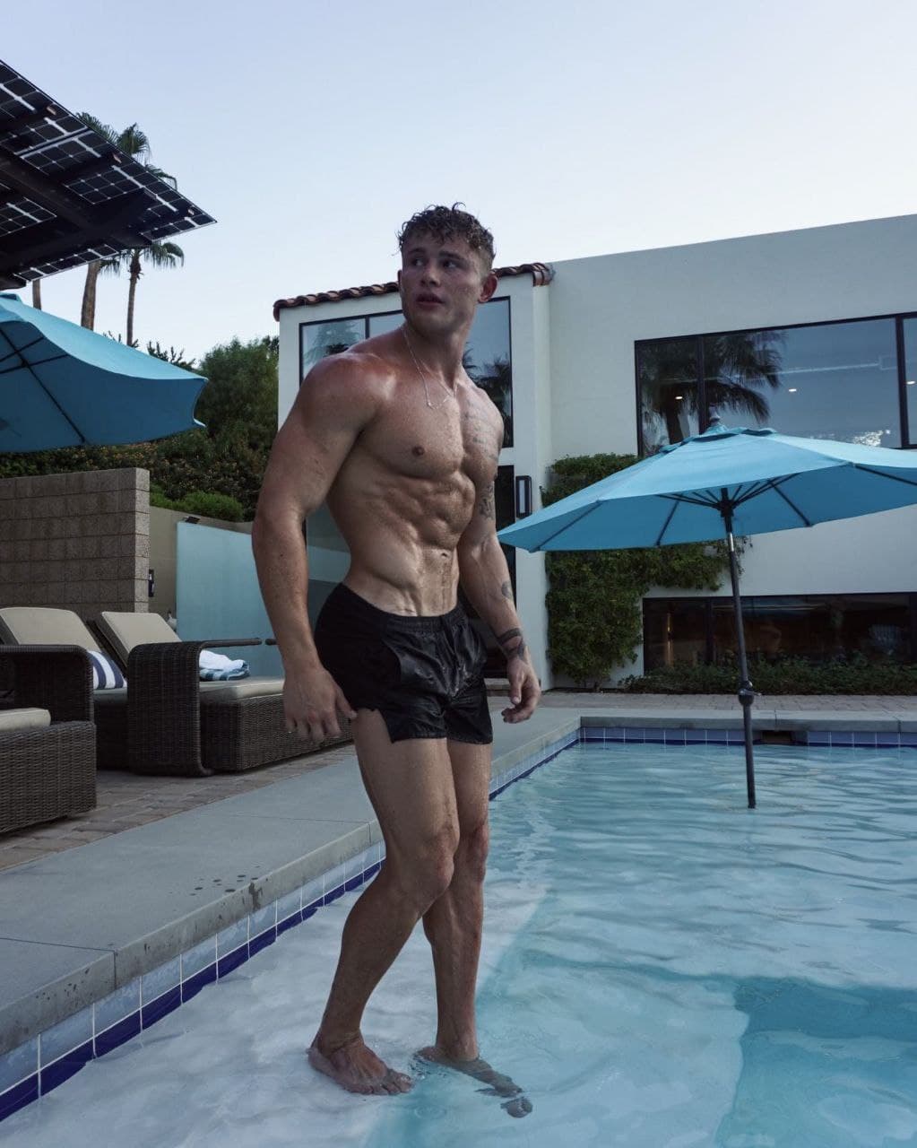 Amicable stud trentw Fansly leaks Clip