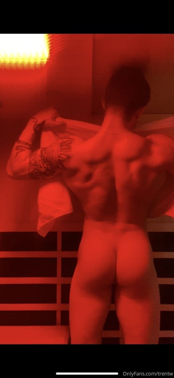 hot stud Trent Williams sexy pic Exposed