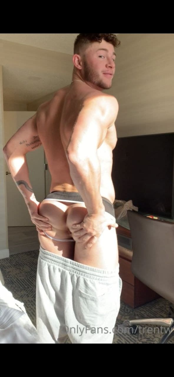 Empowered playing with himself stud Trent Williams porn pic