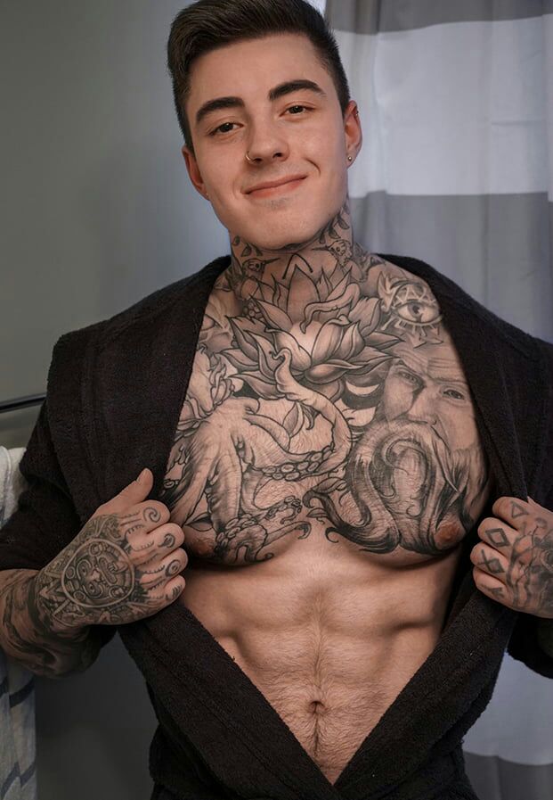 Exposed big cock Jake Andrich nude pic