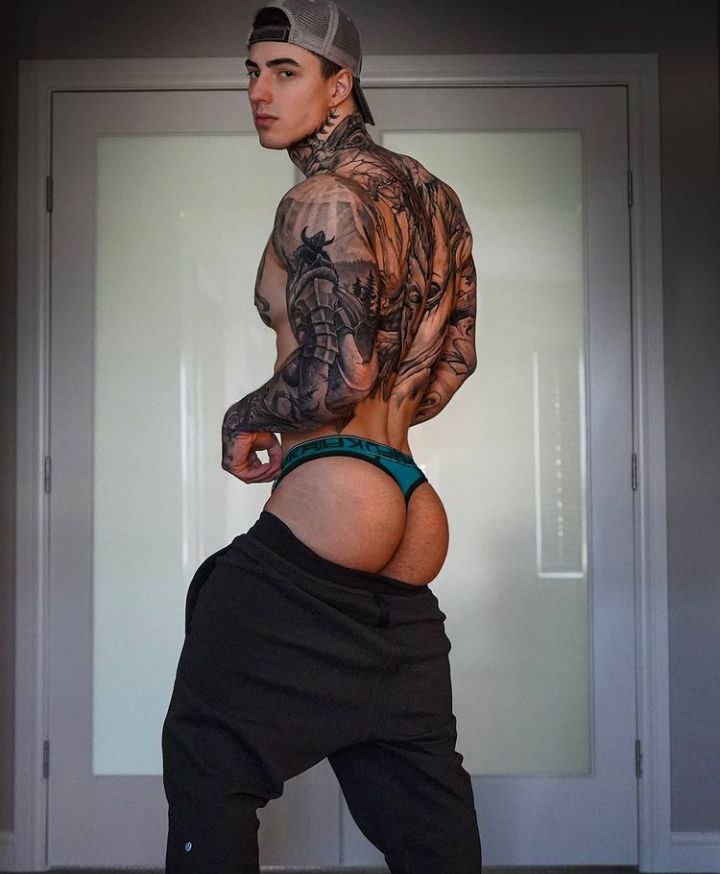 Epic Assertive huge cock Jakipz nude pecs