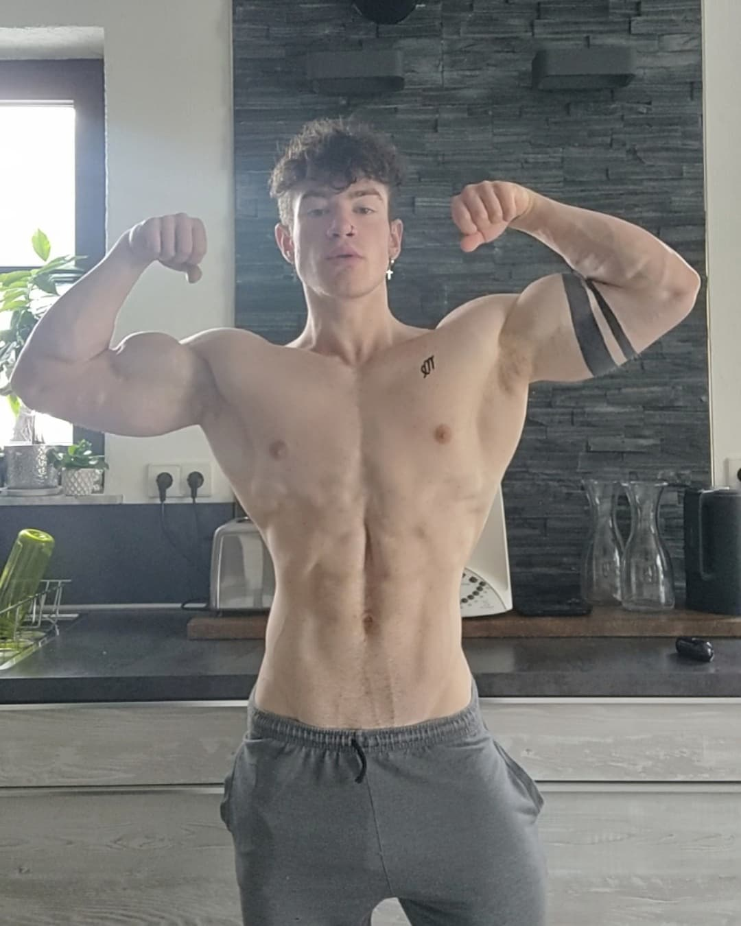 hunky tattooed maestetix Fansly leaks Sensational