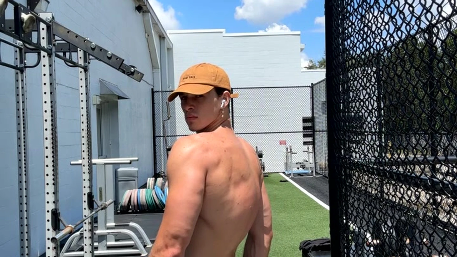 Tenacious jock Chase Stobbe of leaks