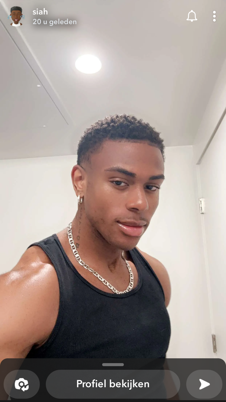 Epic sexy bitch tiktoker prettyskinboi cams