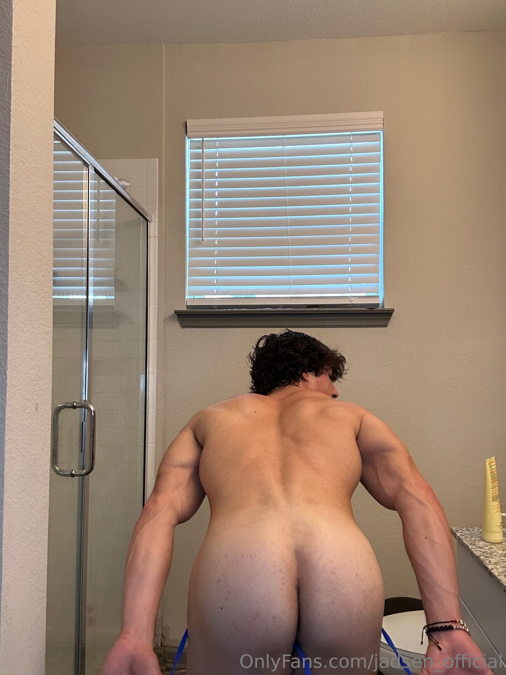 Sensational muscled fitness model jadsen_official nudes leaked