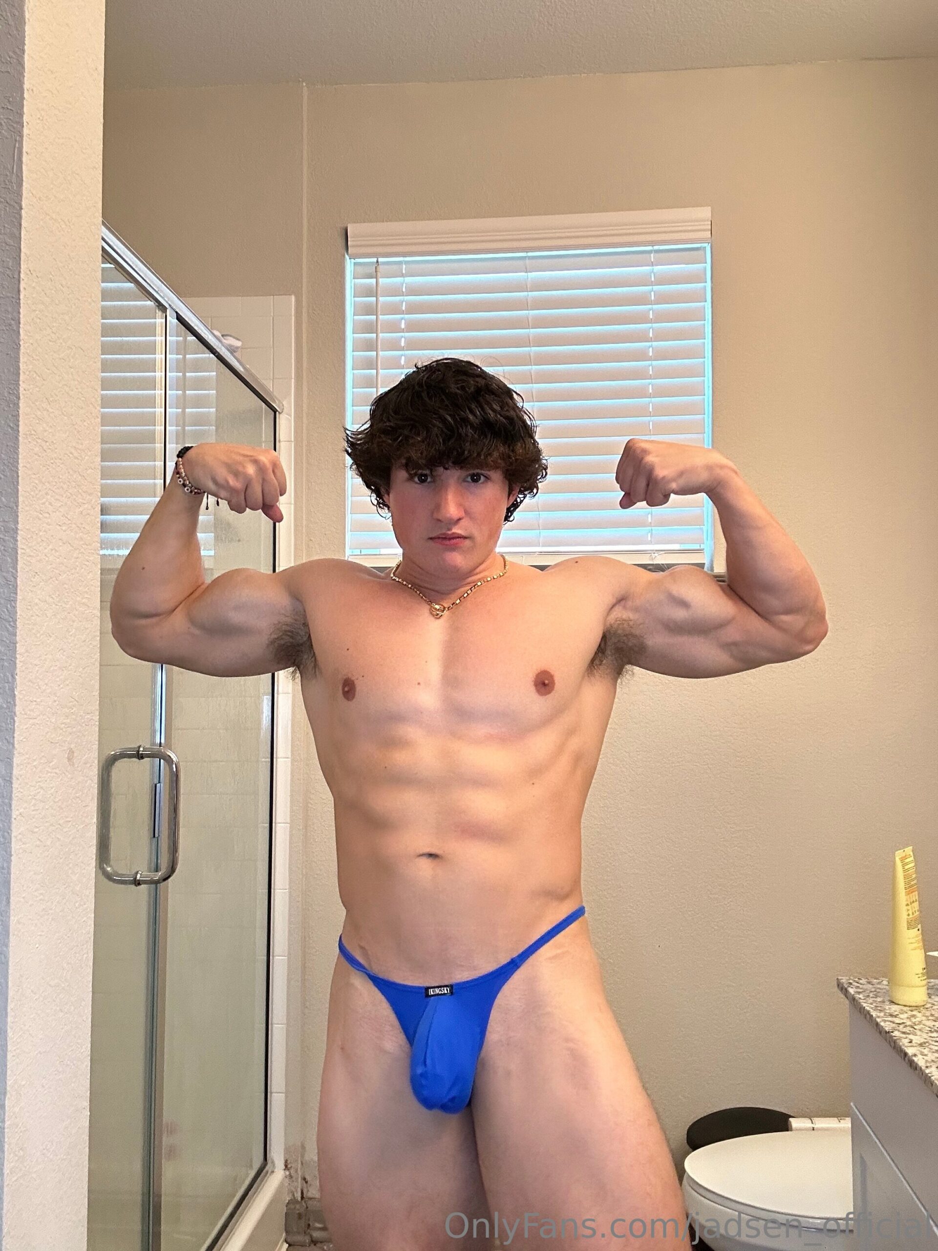 Magnetic  pleasuring himself curly haired Jadsen ripped cams