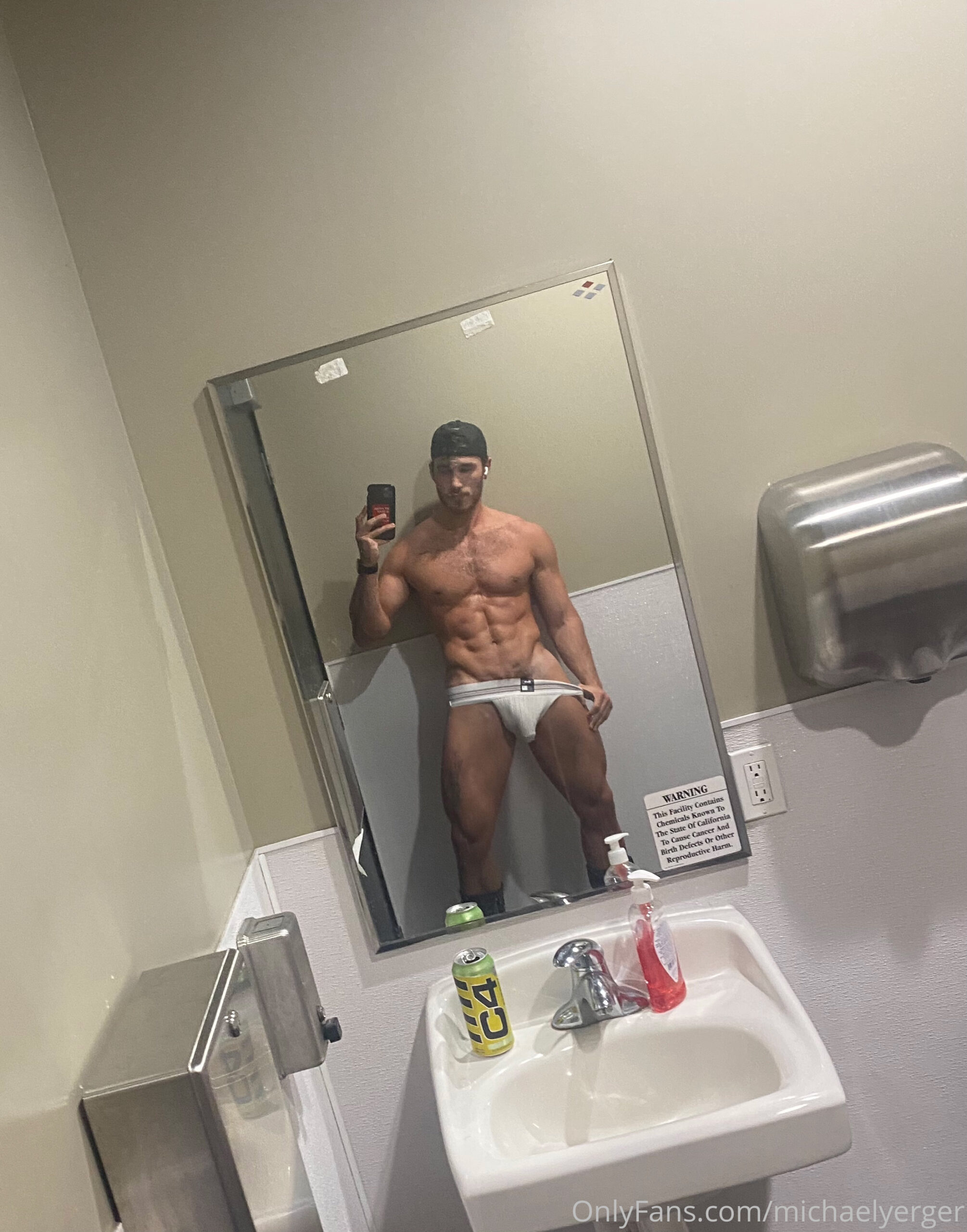 Sensational OF GUY survivor reality tv show Michael Yerger leaked pic