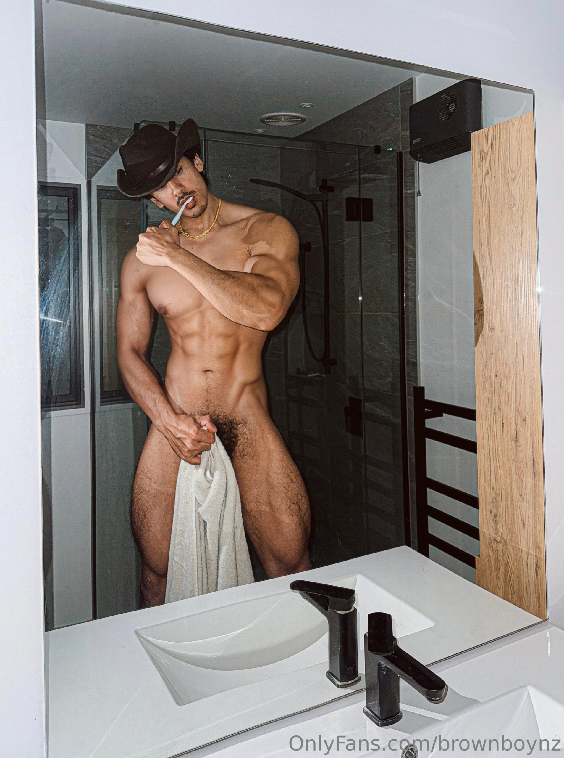 big cock brownboyfitt Nudes