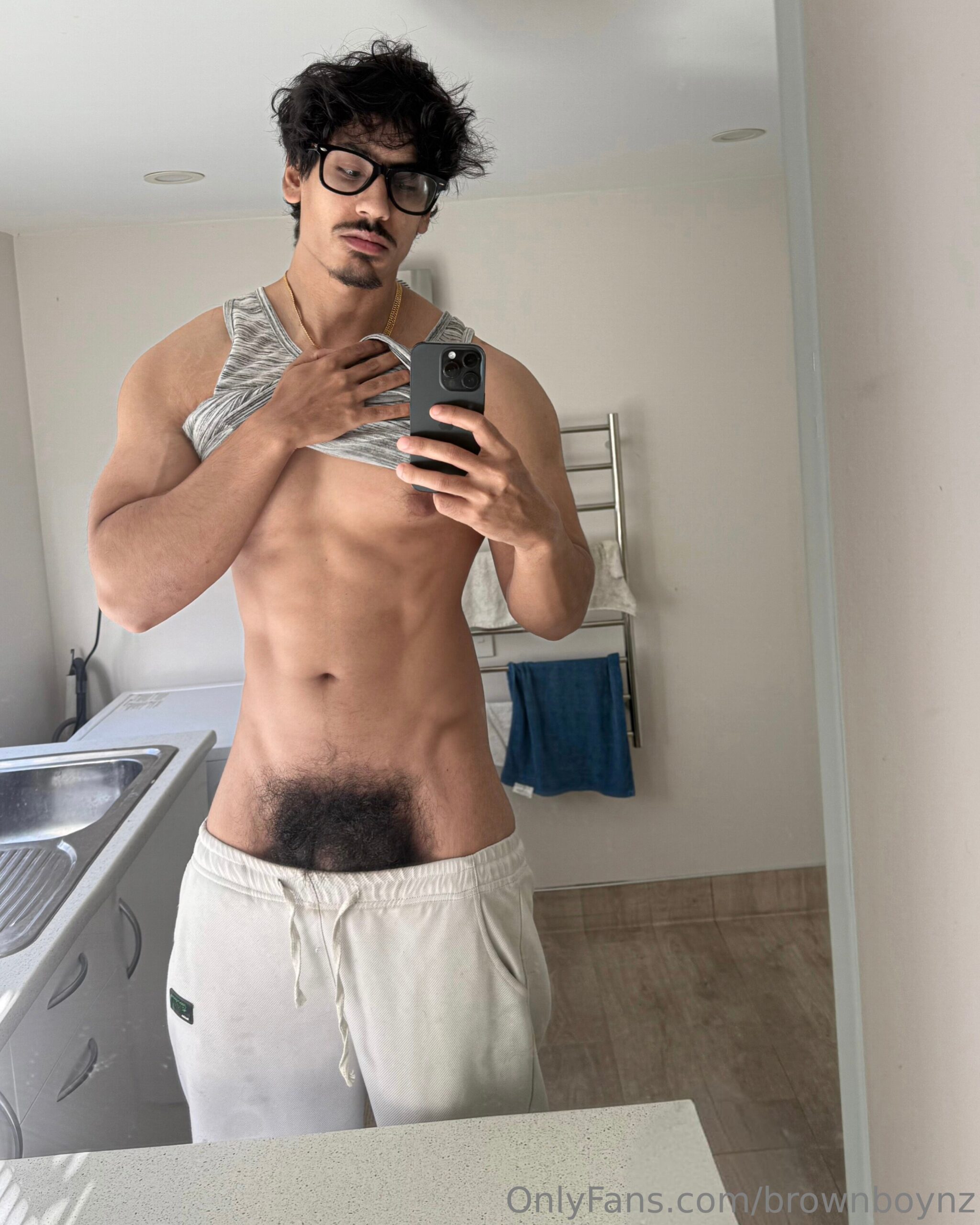 Exposed kiwi Brownboynz nude