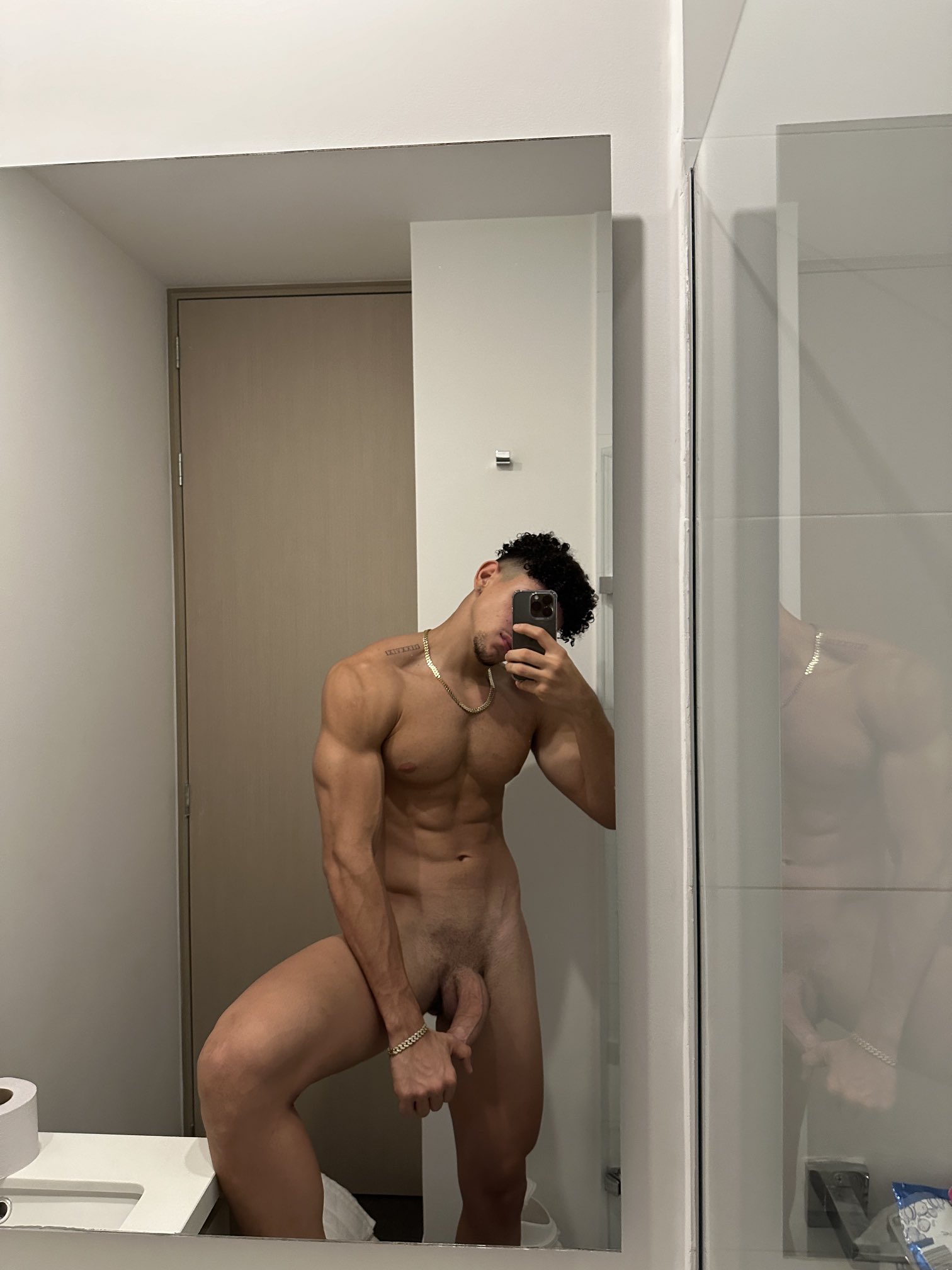 Fornido Papi Juancho leaked nudes