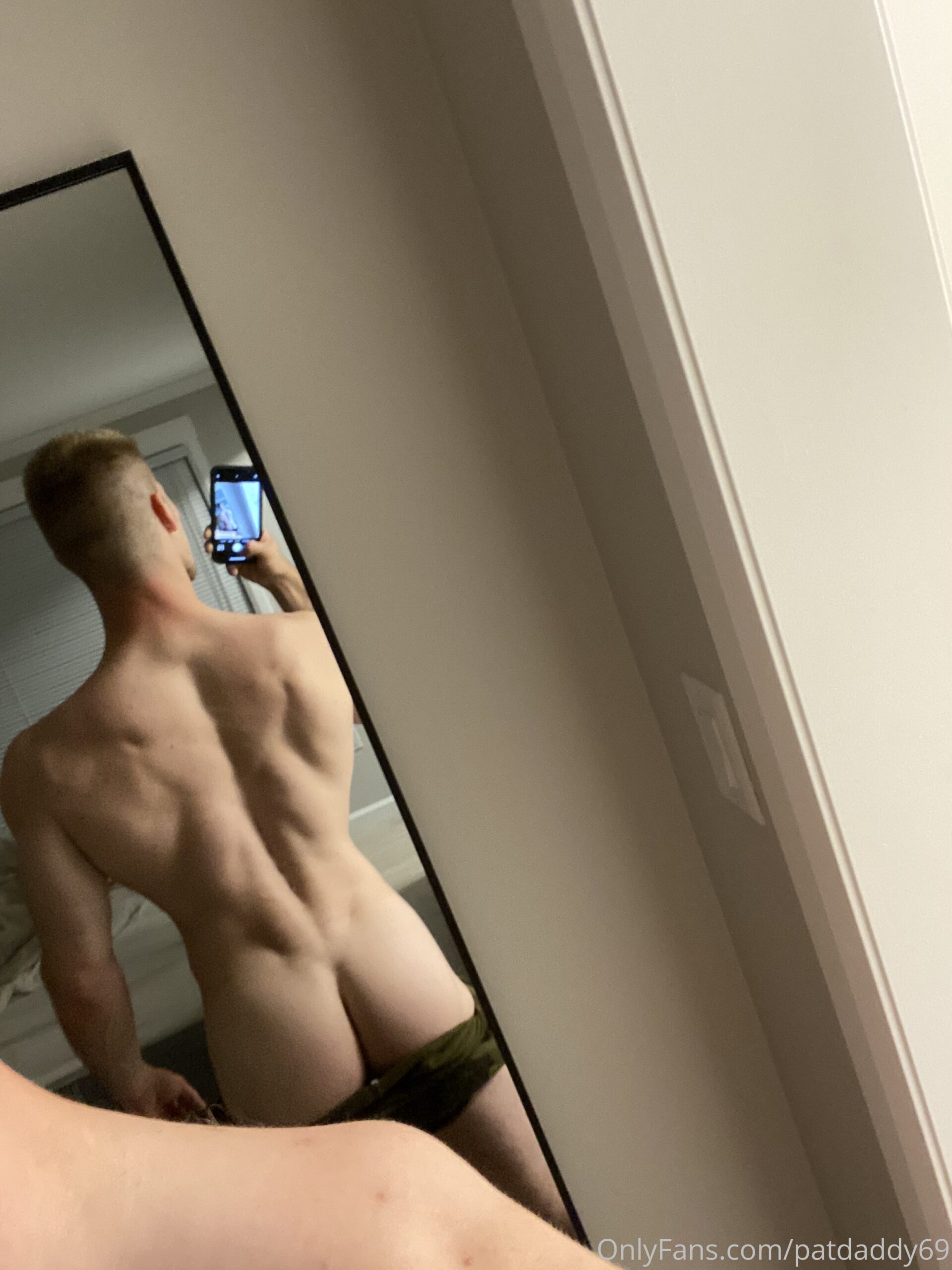 hot guy playing with cock bodybuilder patdaddy69