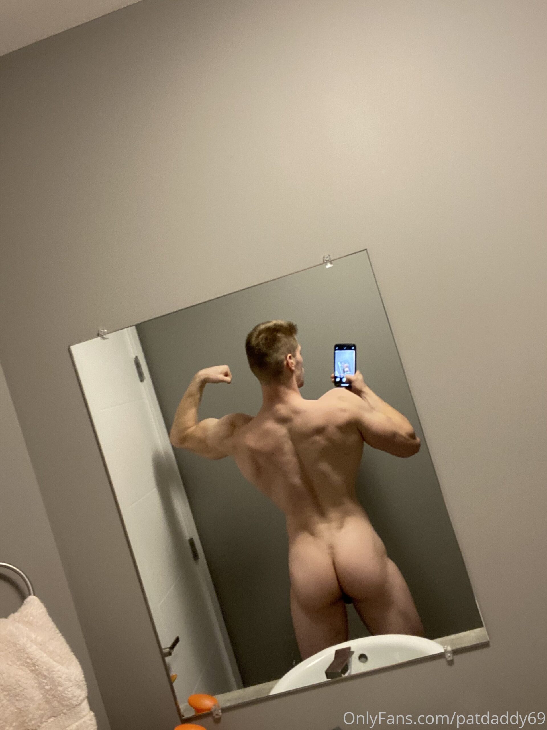 wonderful wanking off personal trainer patdaddy69 nude ass